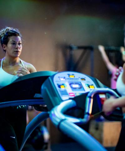 Fitness lover doing her thing in a CircHIIT Class. 